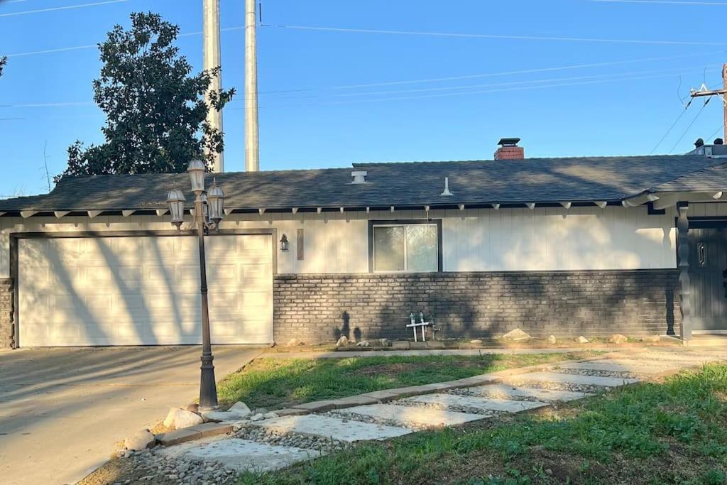 Sequoia Villa Visalia Exterior foto