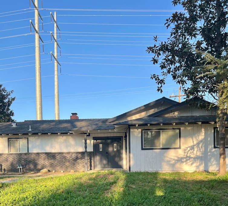 Sequoia Villa Visalia Exterior foto