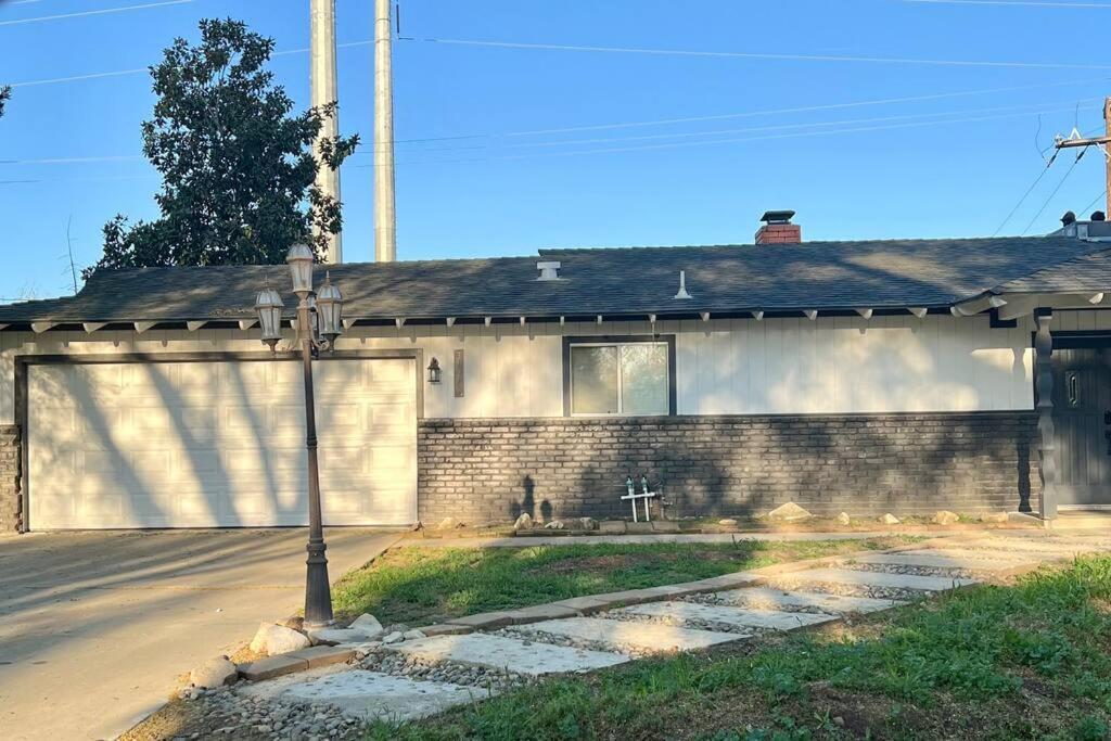 Sequoia Villa Visalia Exterior foto